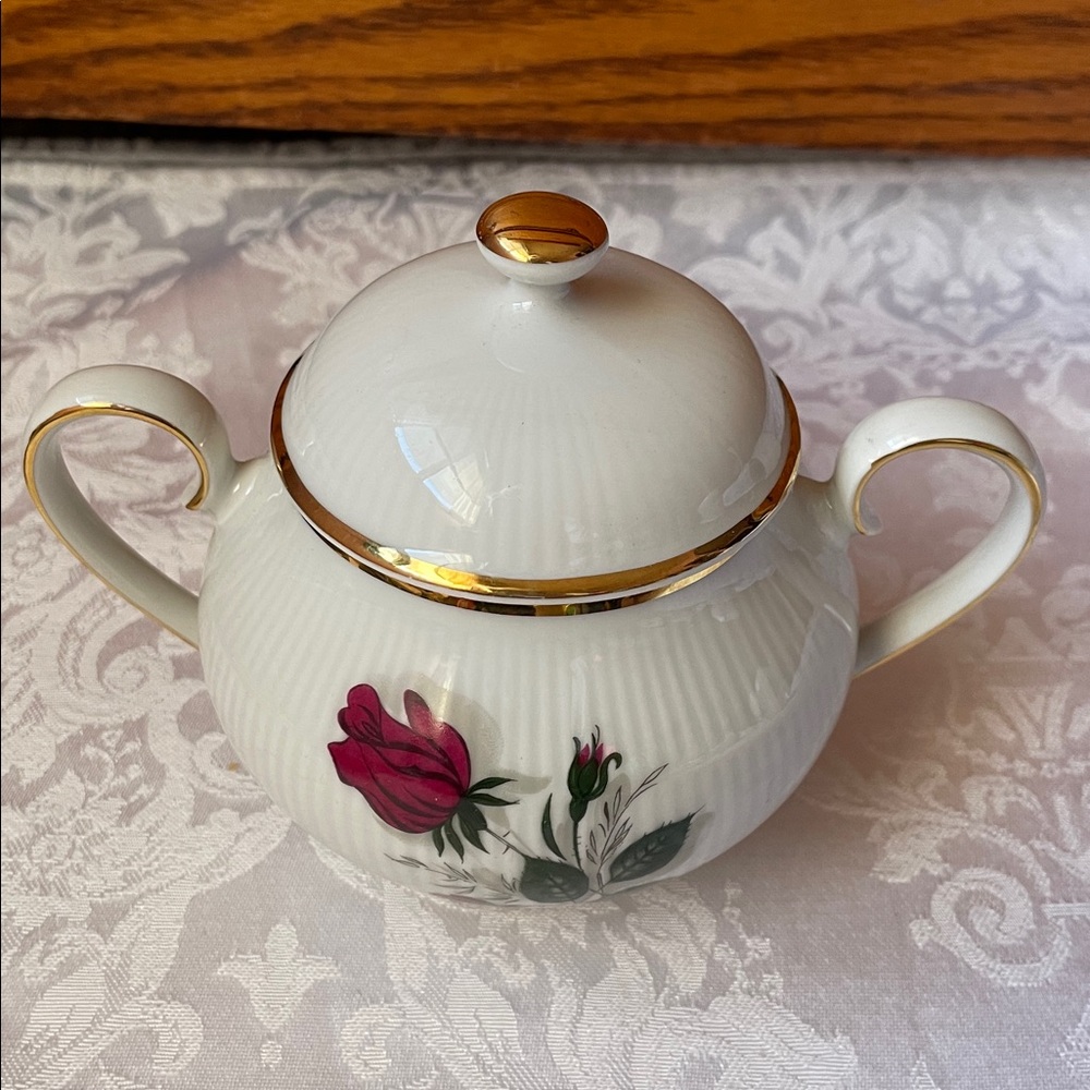 NIB Elegant Mitterteich Bavaria Carmen Floral fine porcelain Dinnerware Set. - Picture 6 of 10